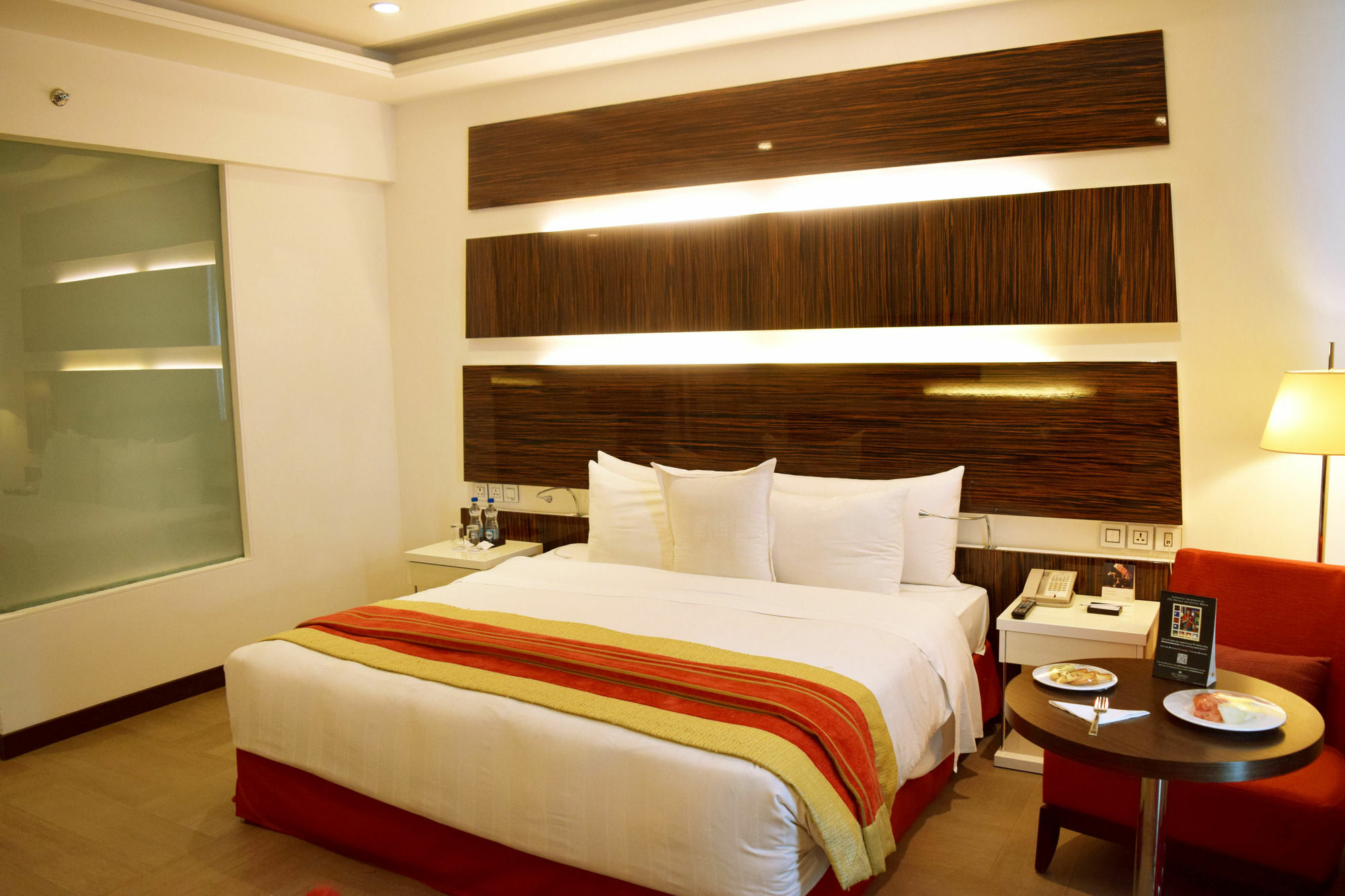 Welcomhotel By Itc Hotels, Dwarka, New Delhi Ngoại thất bức ảnh A room at the Taj Bengal
