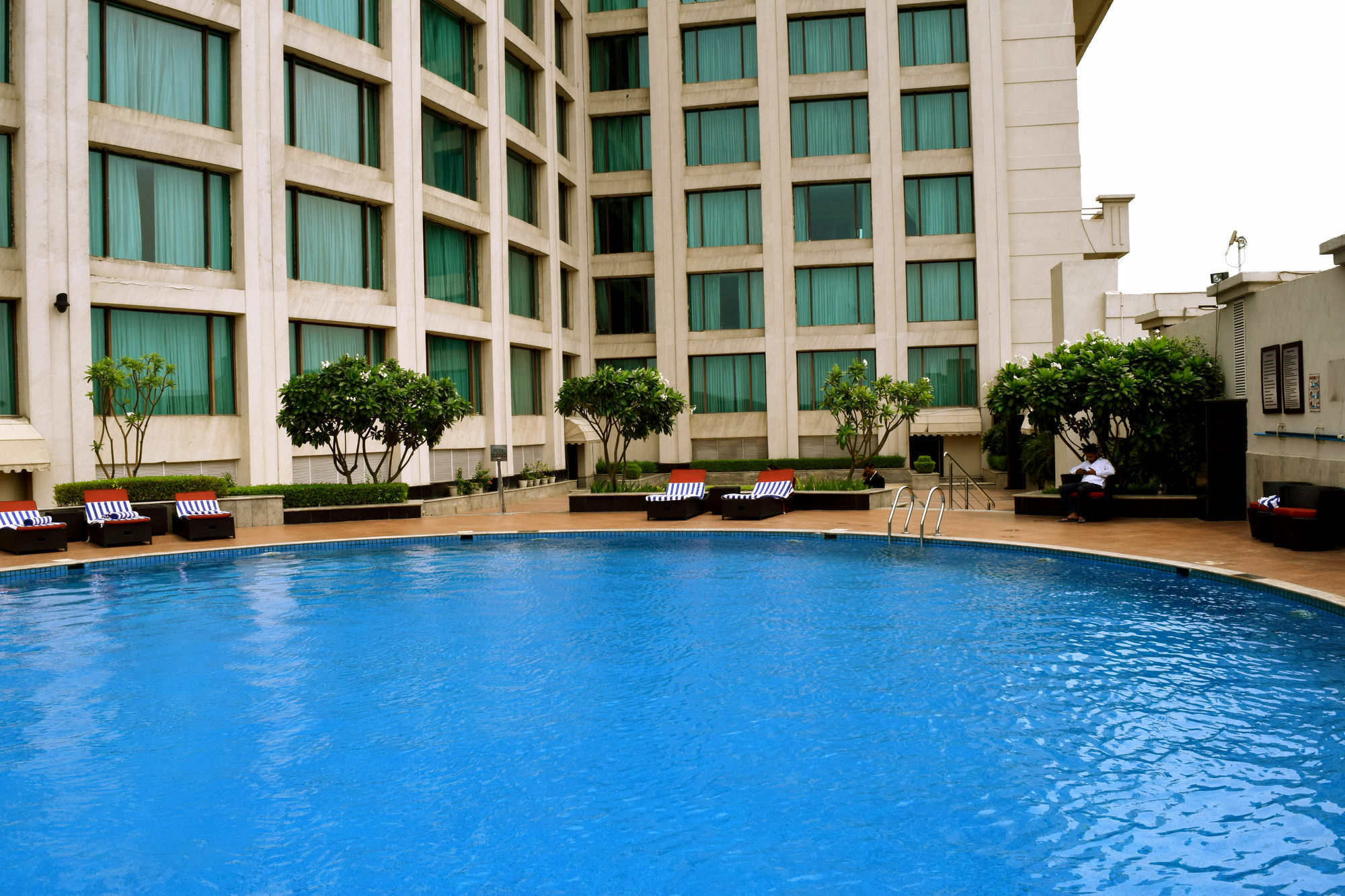 Welcomhotel By Itc Hotels, Dwarka, New Delhi Ngoại thất bức ảnh The pool at the Taj Bengal