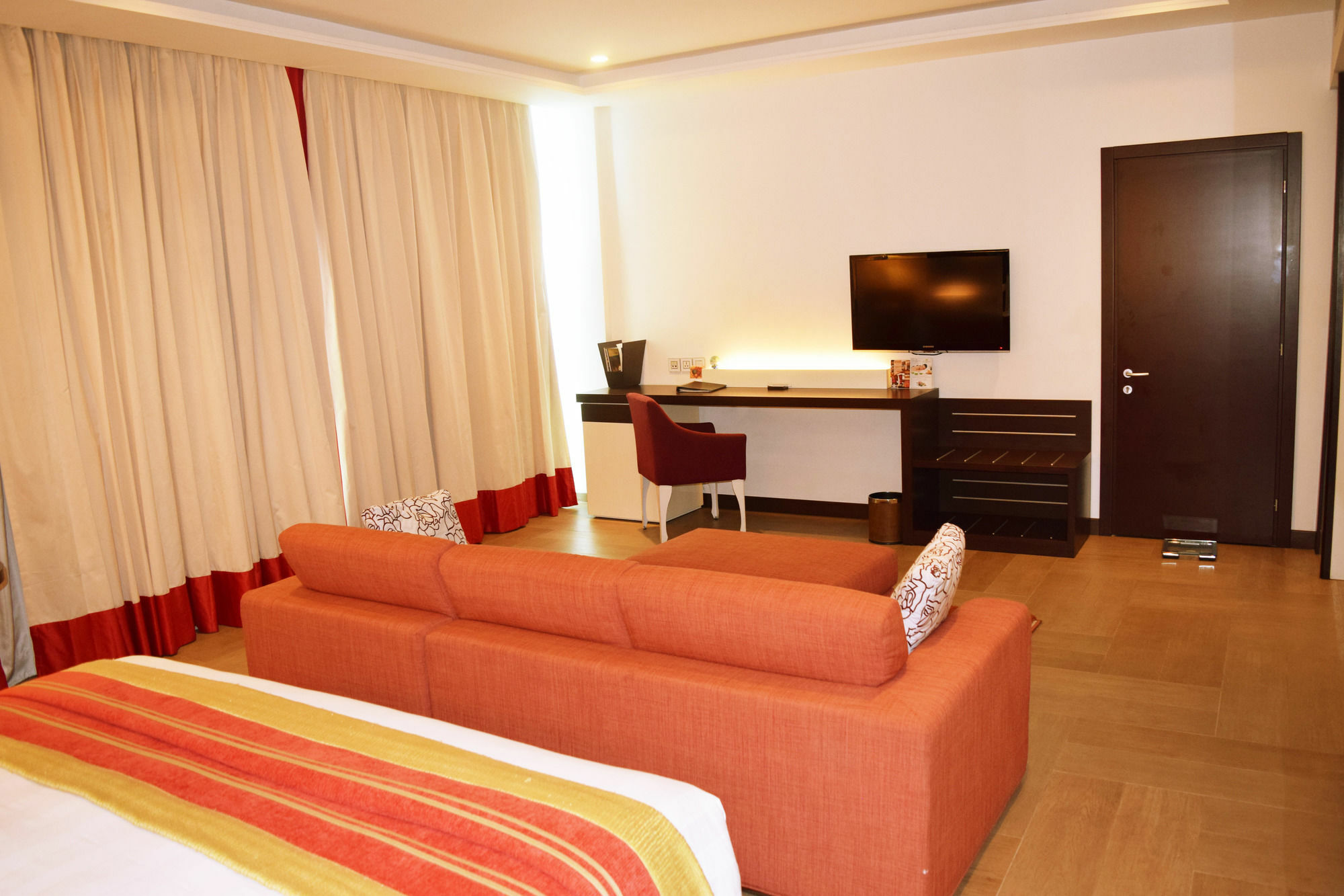 Welcomhotel By Itc Hotels, Dwarka, New Delhi Ngoại thất bức ảnh Suite room at the hotel